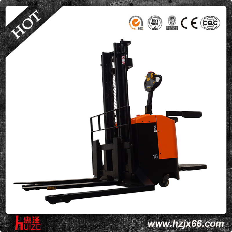 新款全電動(dòng)堆高車(chē)寬底腿 (3) 新款全電動(dòng)堆高車(chē)寬底腿 (3)